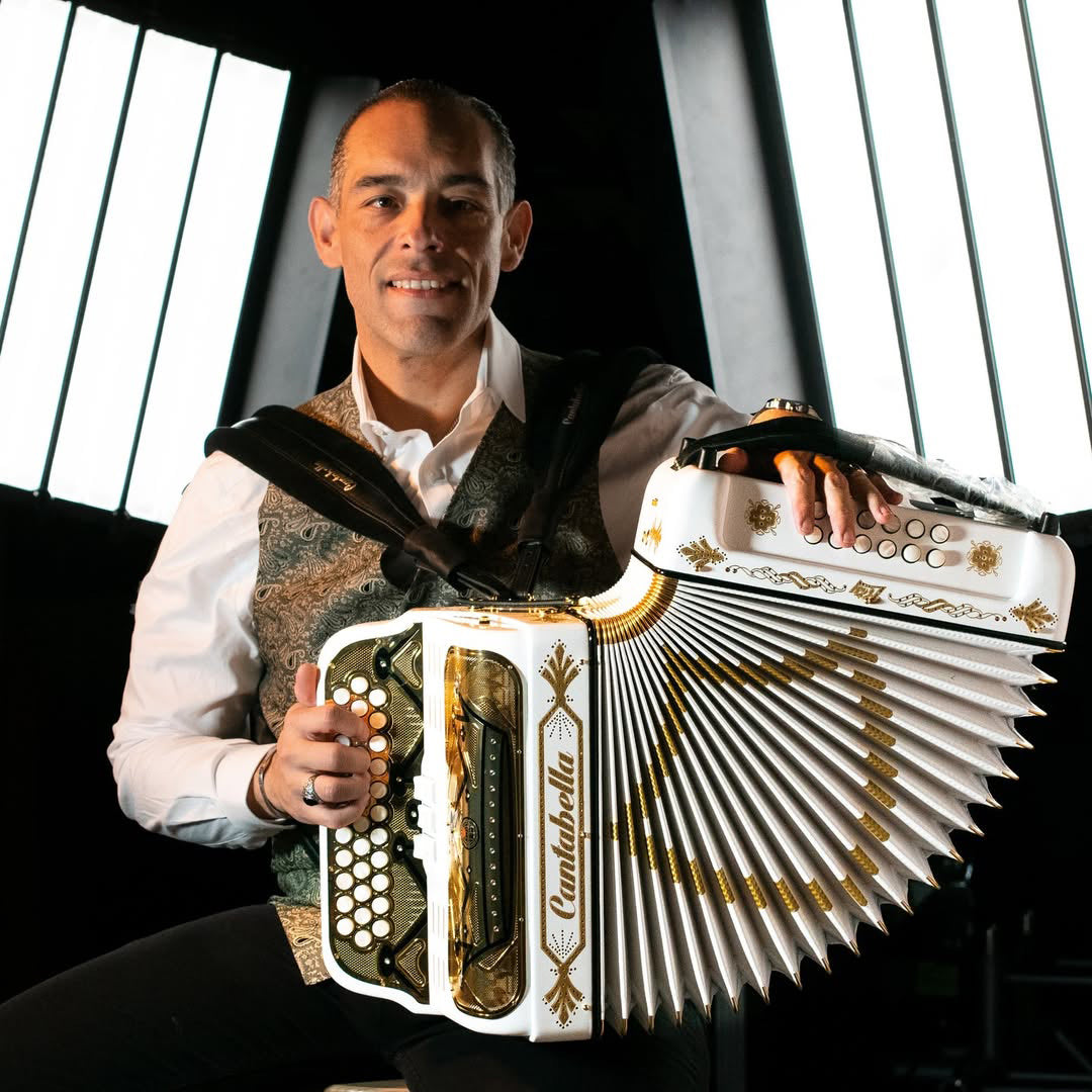 Fermin-Rivera-rey1.jpg__PID:52dd10aa-ad69-49cc-ad4c-c88a990f3904
